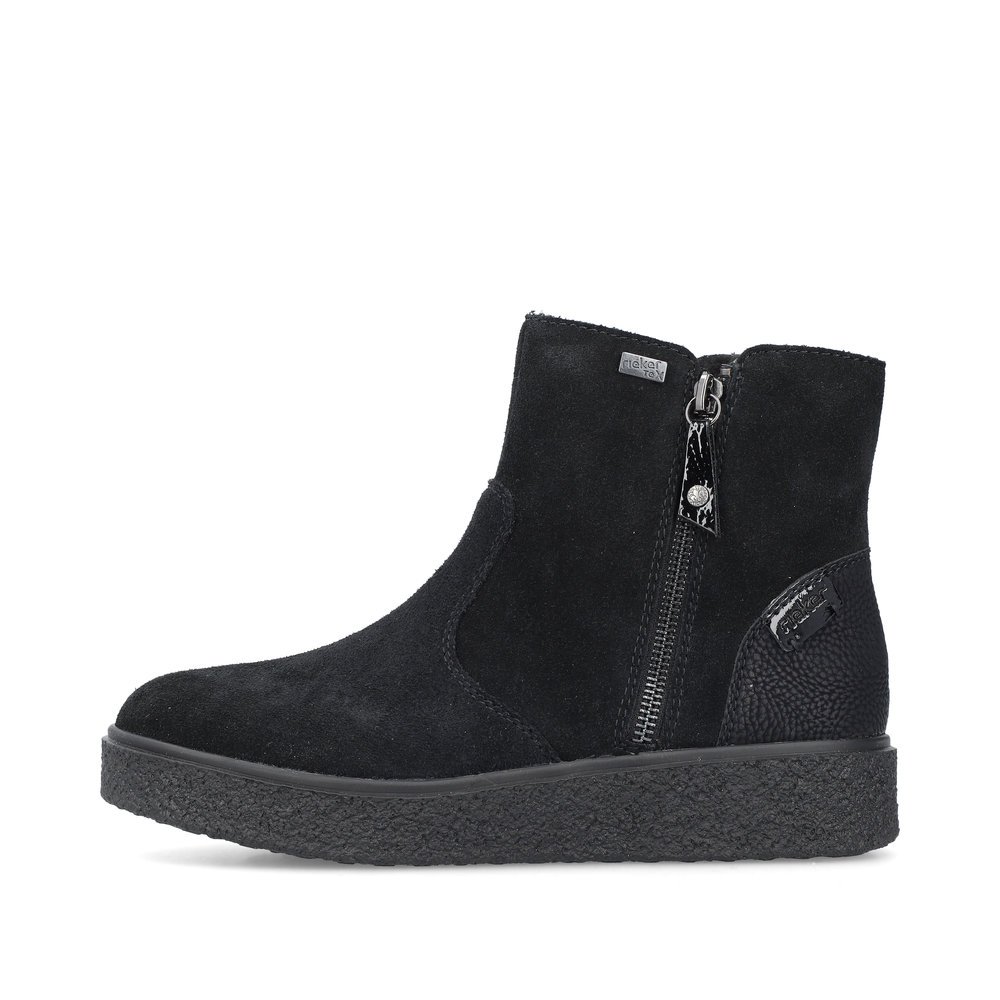 Black Rieker women´s ankle boots Y0050-00 with RiekerTEX membrane as well as zipper. Outside of the shoe.