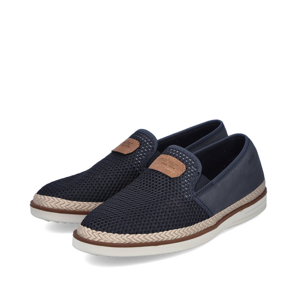 Navy blue Rieker men´s slippers B2366-14 with an elastic insert. Shoes laterally.