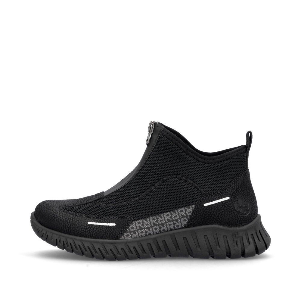 Schwarze vegane Rieker Damen Sneaker High M5351-00 mit einer griffigen Sohle. Schuh Außenseite.