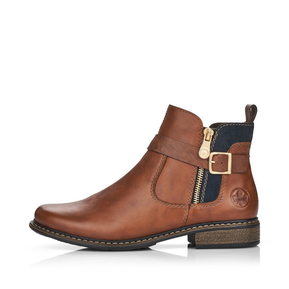 Brown Rieker women´s ankle boots Z4959-22 with decorative buckle as well as zipper. Outside of the shoe.