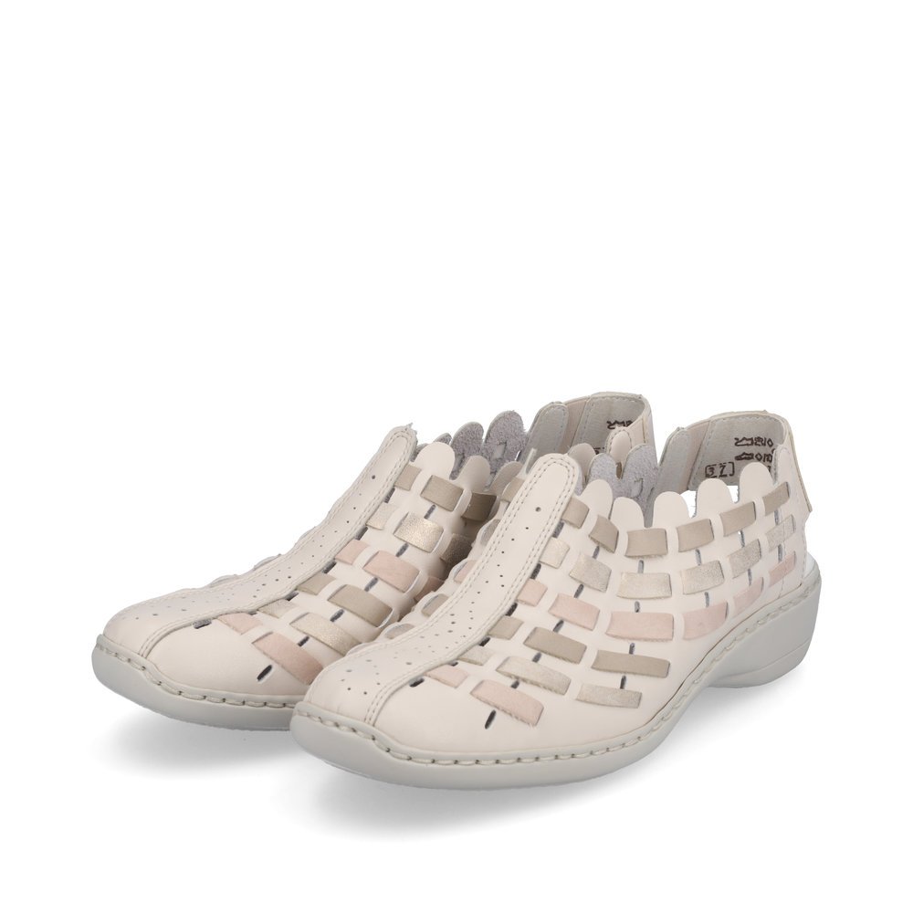 Light beige Rieker women´s slippers 413V8-60 with the slim fit E. Shoes laterally.