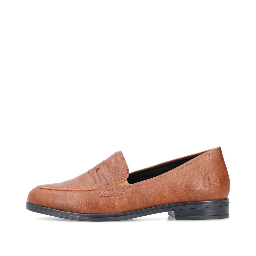 Karamellbraune Rieker Damen Loafer 46260-22 mit einer extra weichen Decksohle. Schuh Außenseite.