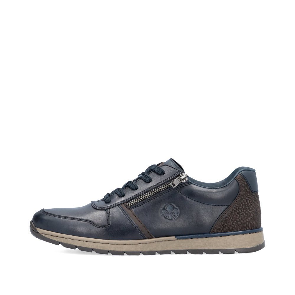 Steel blue Rieker men´s low-top sneakers B2112-14 with an embossed side logo. Outside of the shoe.