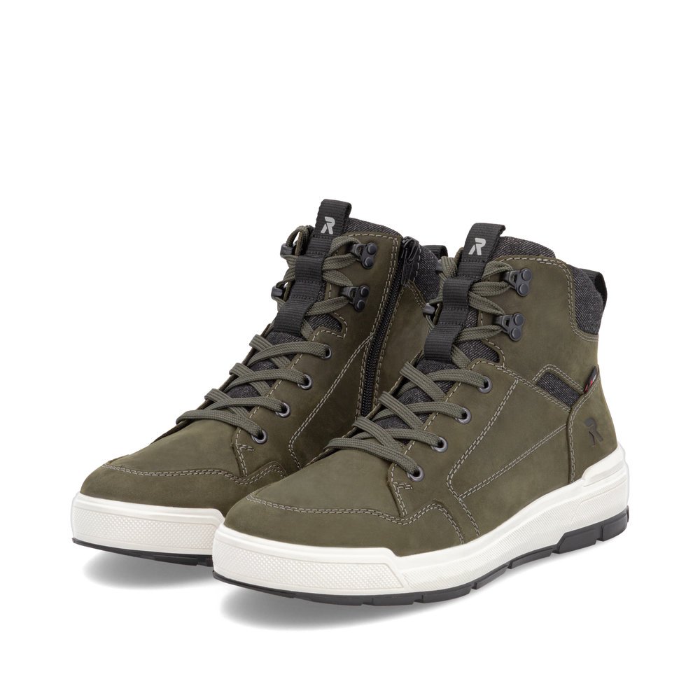 Baskets montantes Rieker vertes homme U0070-54 avec membrane RiekerTEX. Chaussures inclinées sur le côté.