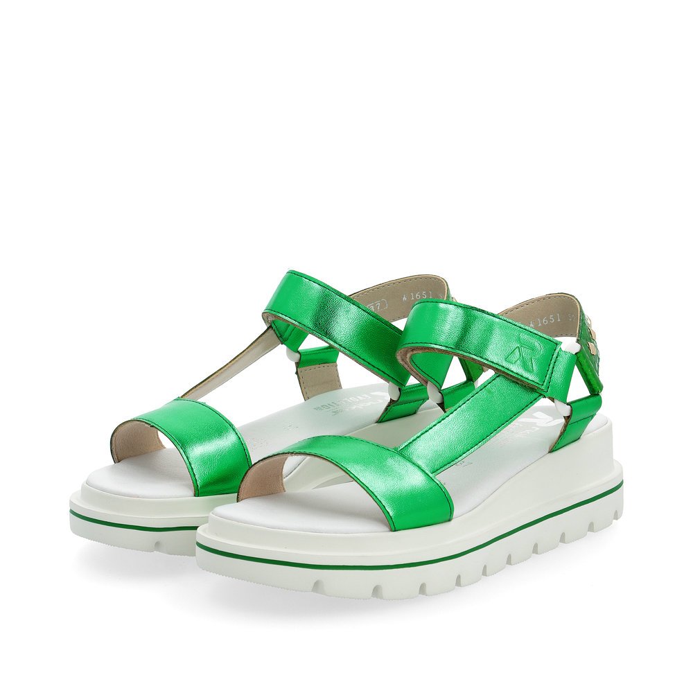 Green Rieker women´s strap sandals W1651-52 with a flexible sole with wedge heel. Shoes laterally.