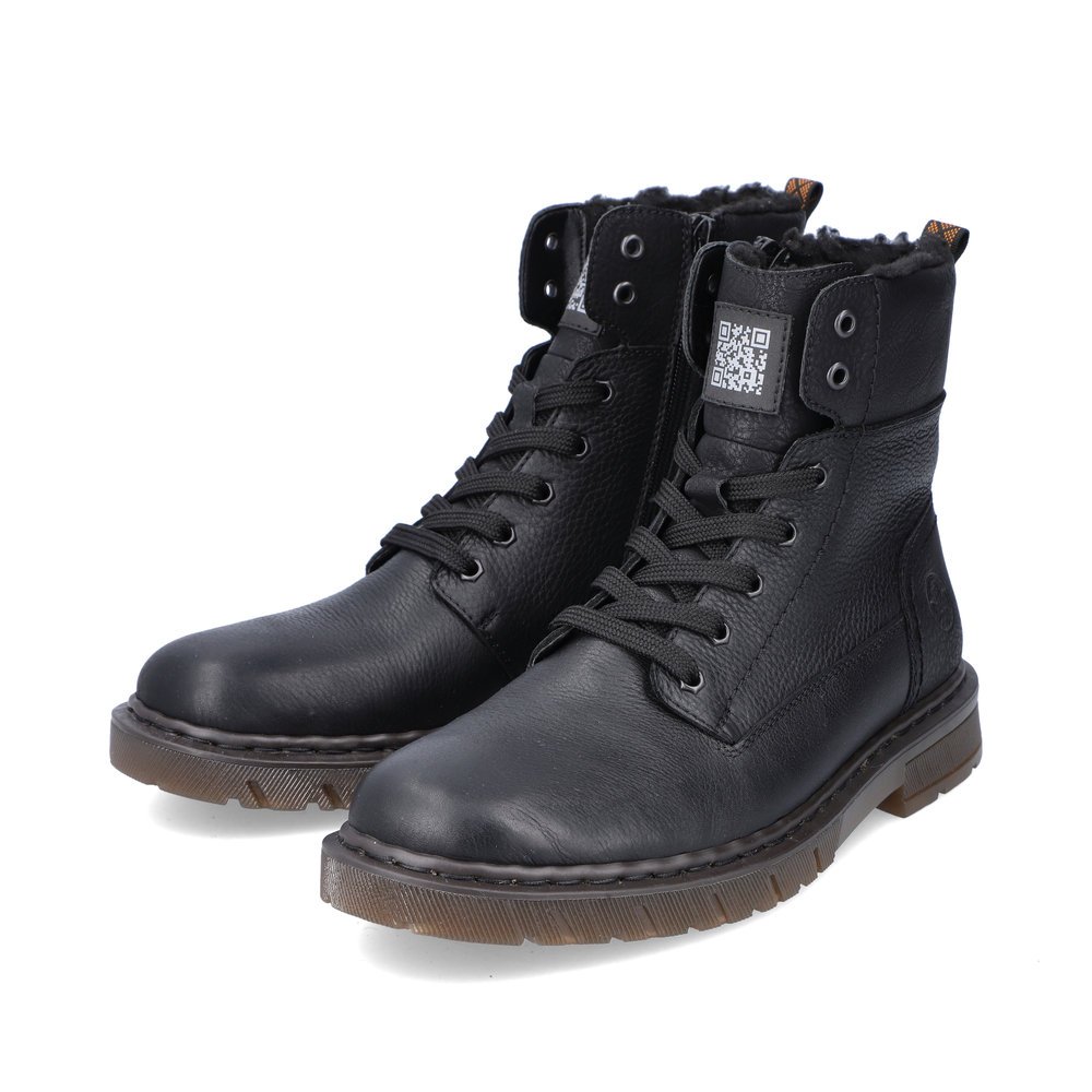 Graphite black Rieker men´s lace-up boots 31602-00 with a zipper. Shoes laterally.