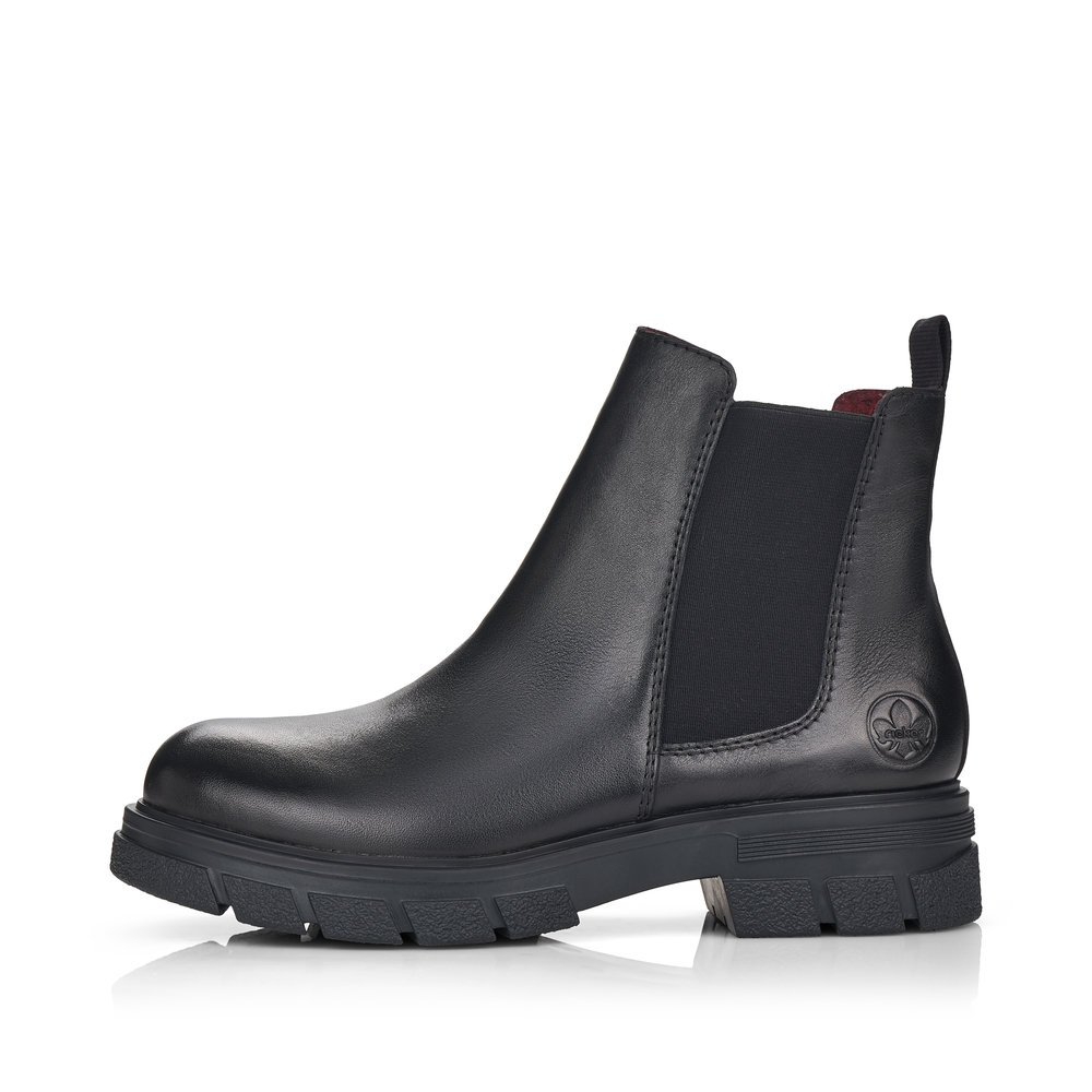 Jet black Rieker women´s Chelsea boots Z9150-00 with a zipper. Outside of the shoe.