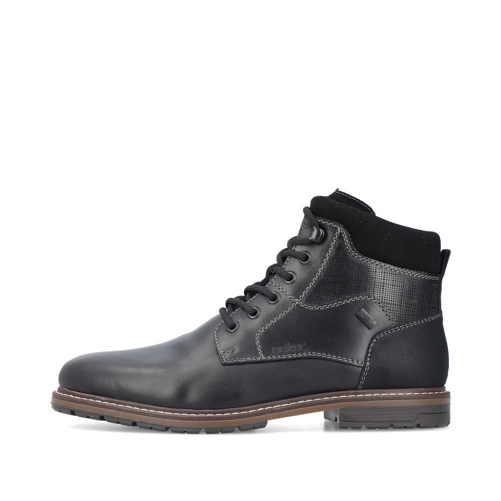 Black Rieker men´s lace-up boots 13740-00 with RiekerTEX membrane as well as zipper. Outside of the shoe.