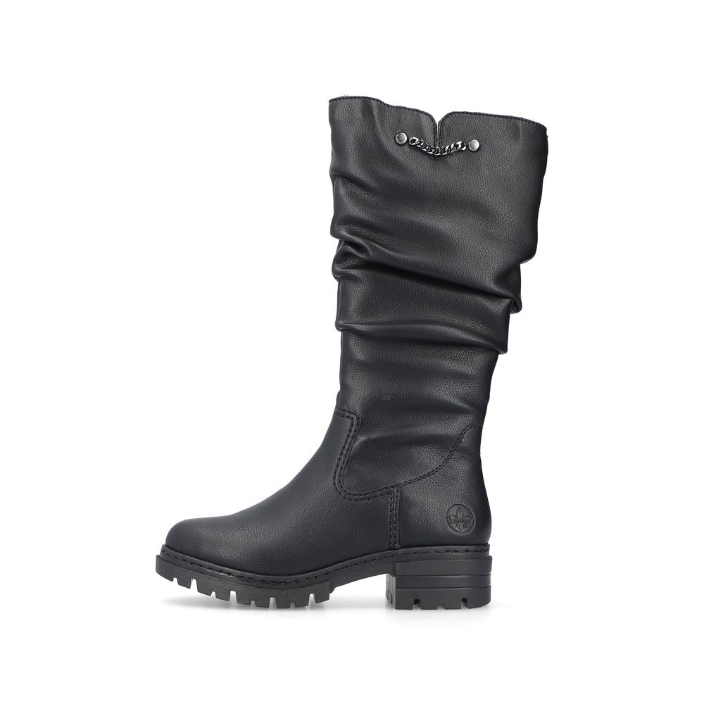 Night black Rieker women´s high boots 76891-00 with gathered look as well as zipper. Outside of the shoe.