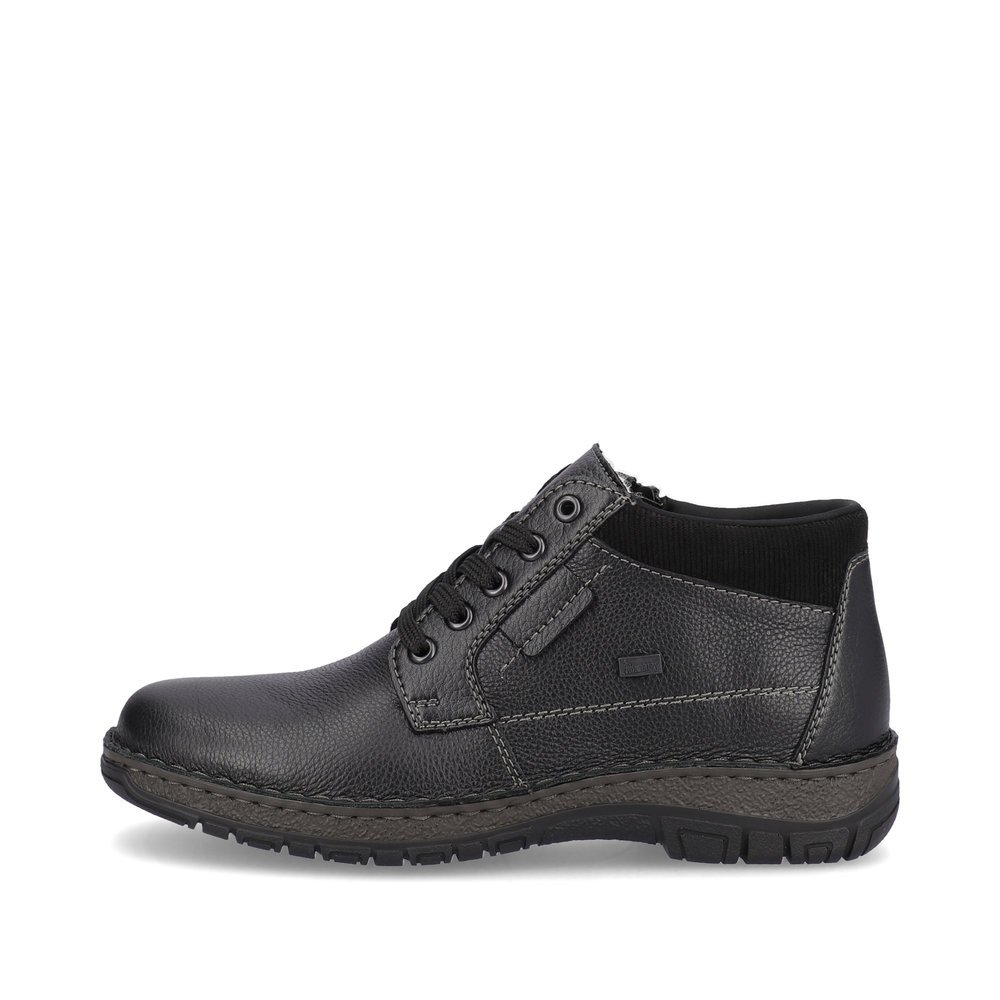 Black Rieker men´s lace-up boots 05102-00 with RiekerTEX membrane as well as zipper. Outside of the shoe.