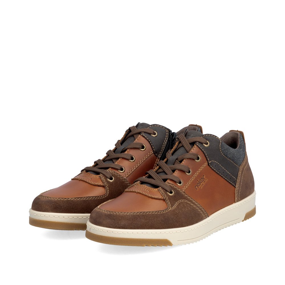 Baskets basses Rieker marron pour homme 17501-24 avec fermeture éclair. Chaussures inclinées sur le côté.