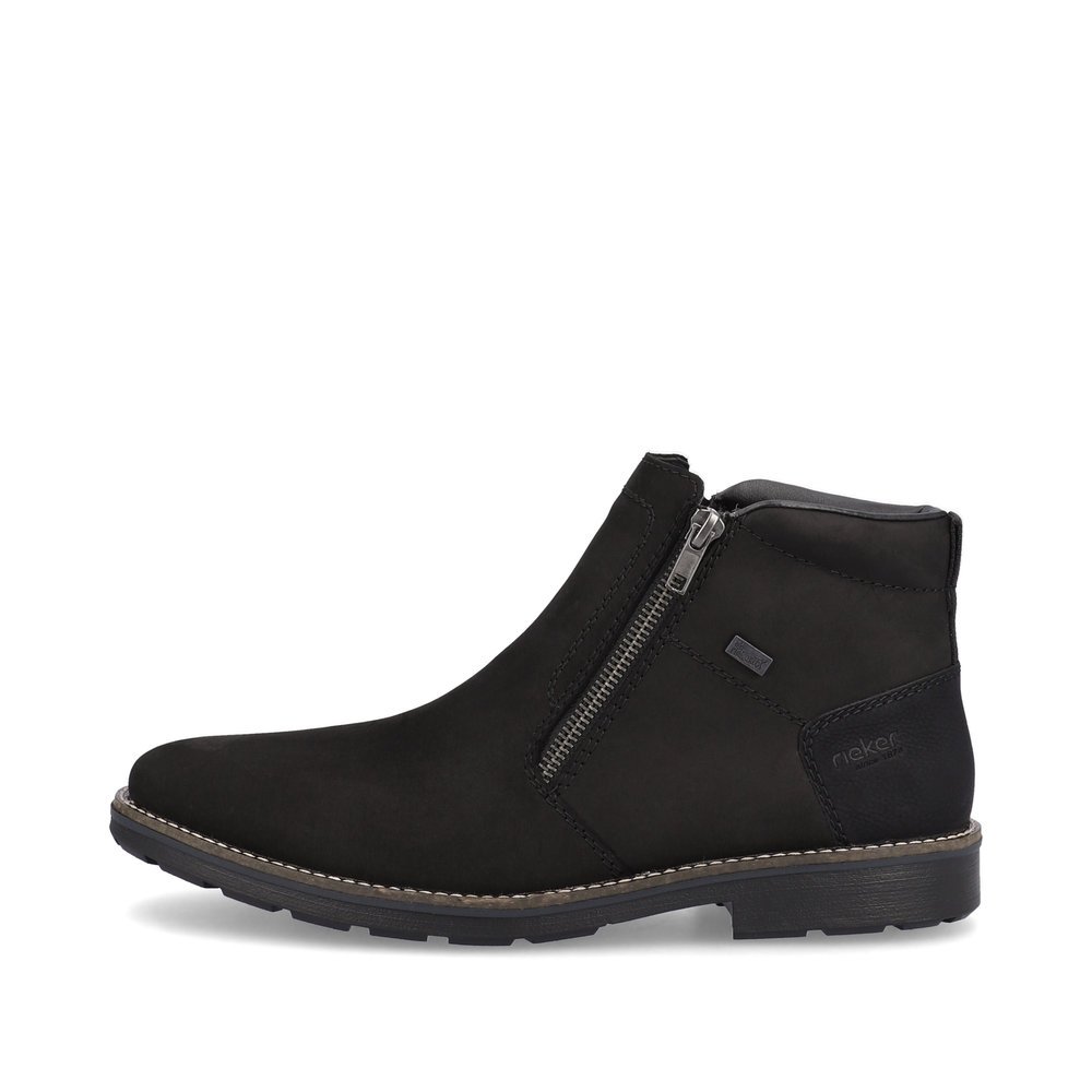 Black Rieker men´s ankle boots 15353-00 with RiekerTEX membrane as well as a zipper. Outside of the shoe.