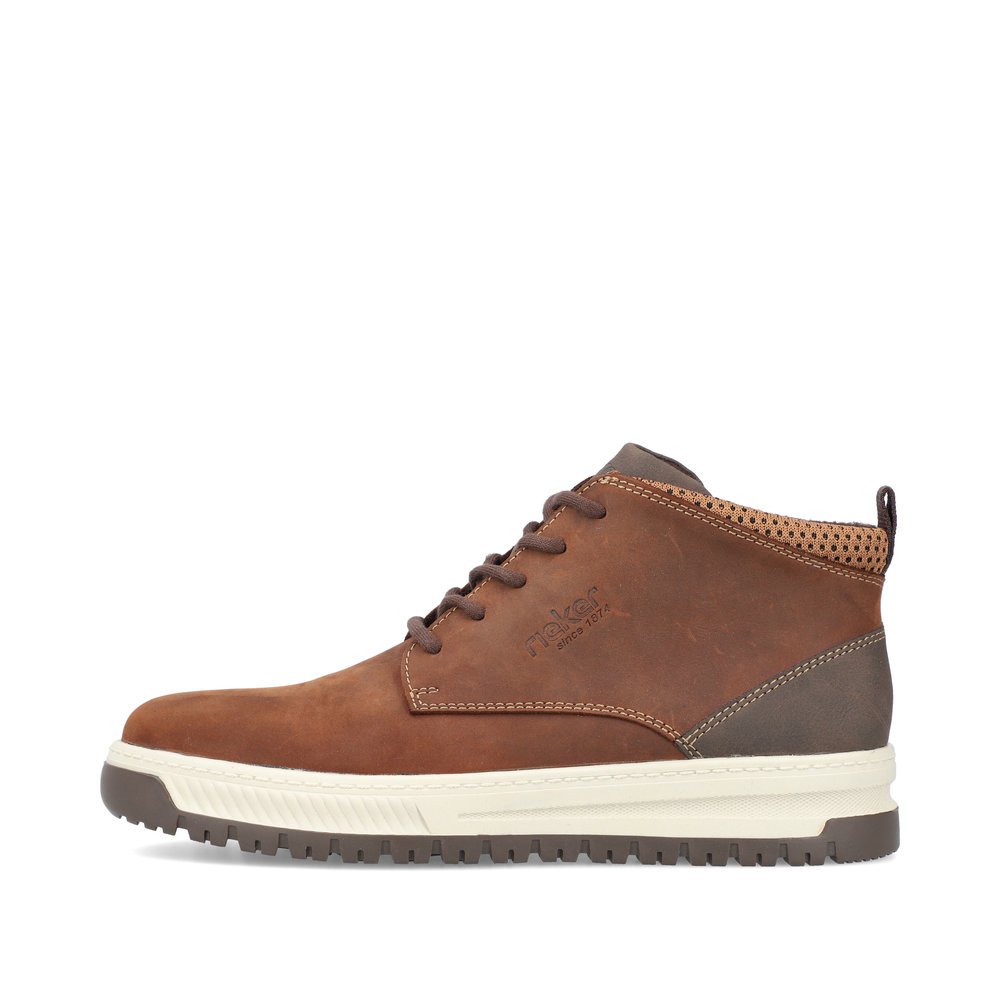 Brown Rieker men´s lace-up boots 38541-22 with lacing as well as extra width H. Outside of the shoe.