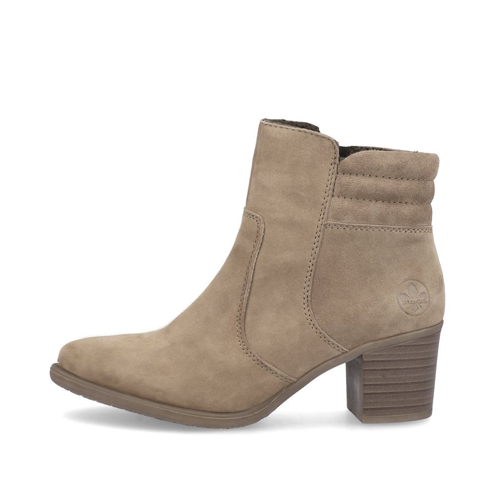 Beige brown Rieker women´s ankle boots Y2058-24 with a zipper. Outside of the shoe.