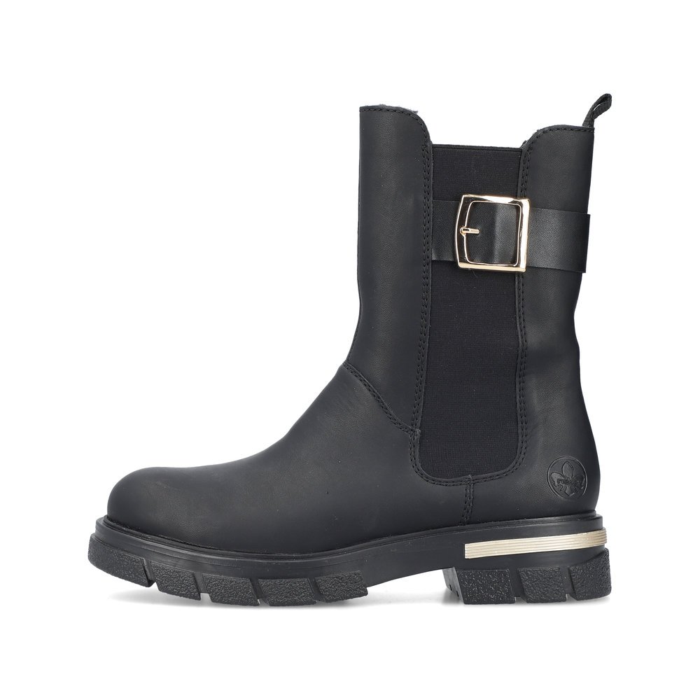 Schwarze Rieker Damen Biker Boots Z9127-00 mit Zierschnalle sowie Reißverschluss. Schuh Außenseite.