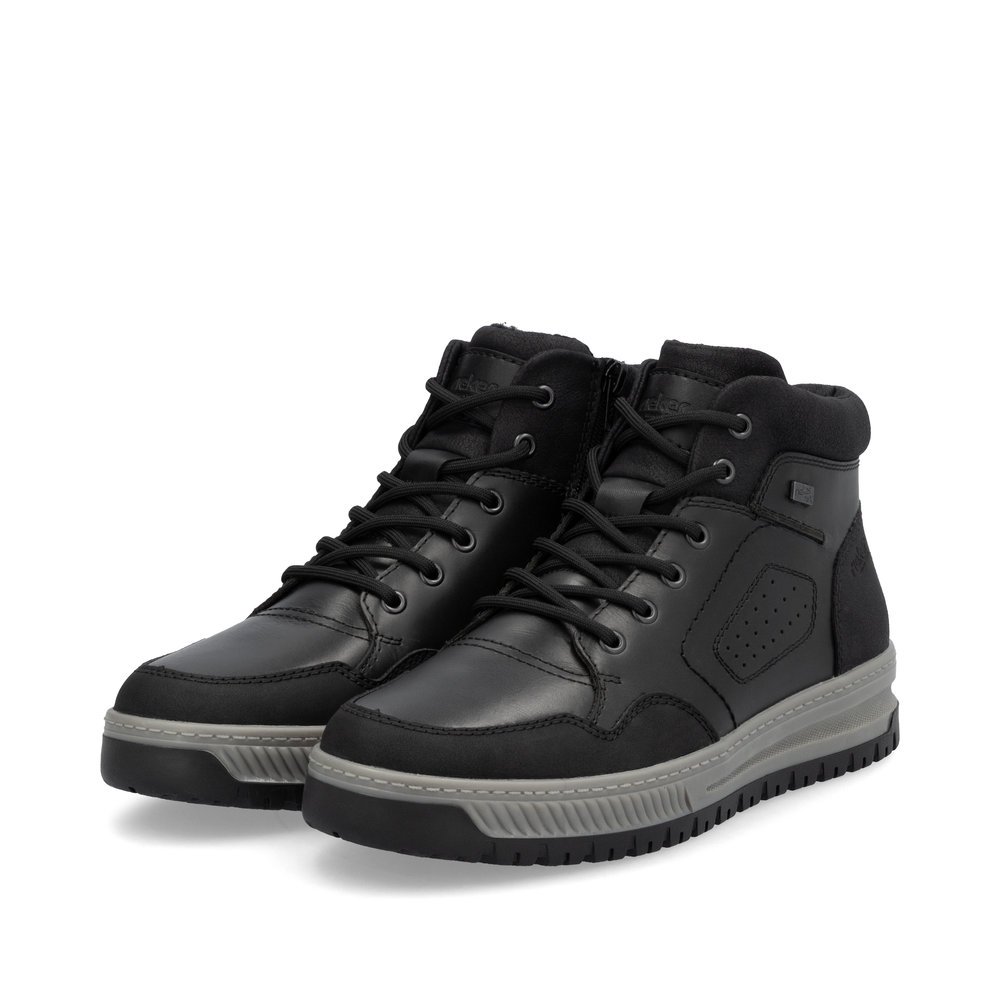 Black Rieker men´s lace-up boots 38544-00 with RiekerTEX membrane as well as zipper. Shoes laterally.