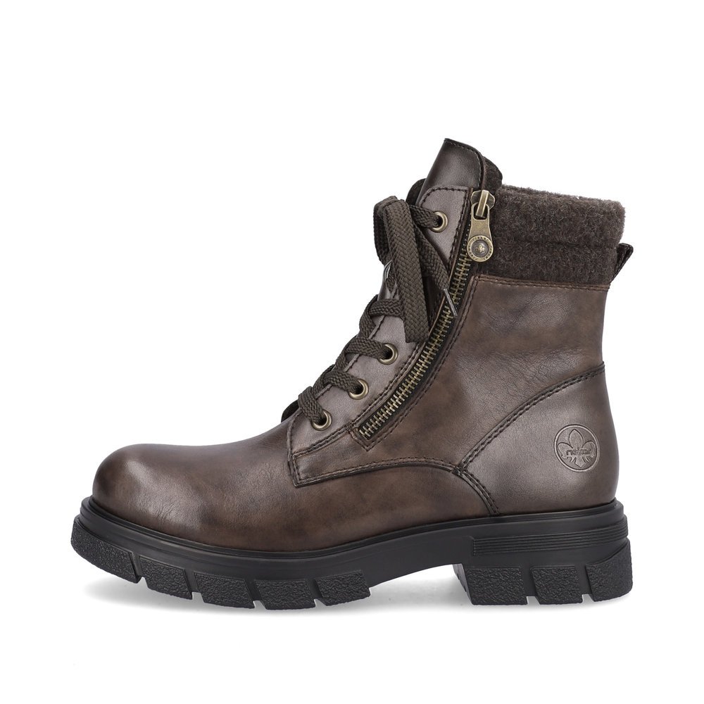 Black red Rieker women´s biker boots Z9103-25 with a zipper. Outside of the shoe.