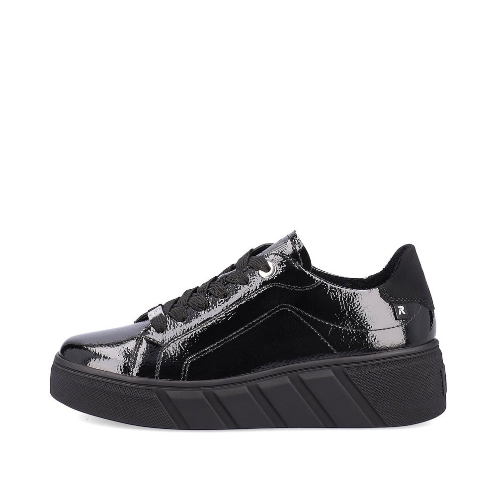 Black Rieker women´s low-top sneakers W0501-00 with an ultra light platform sole. Outside of the shoe.