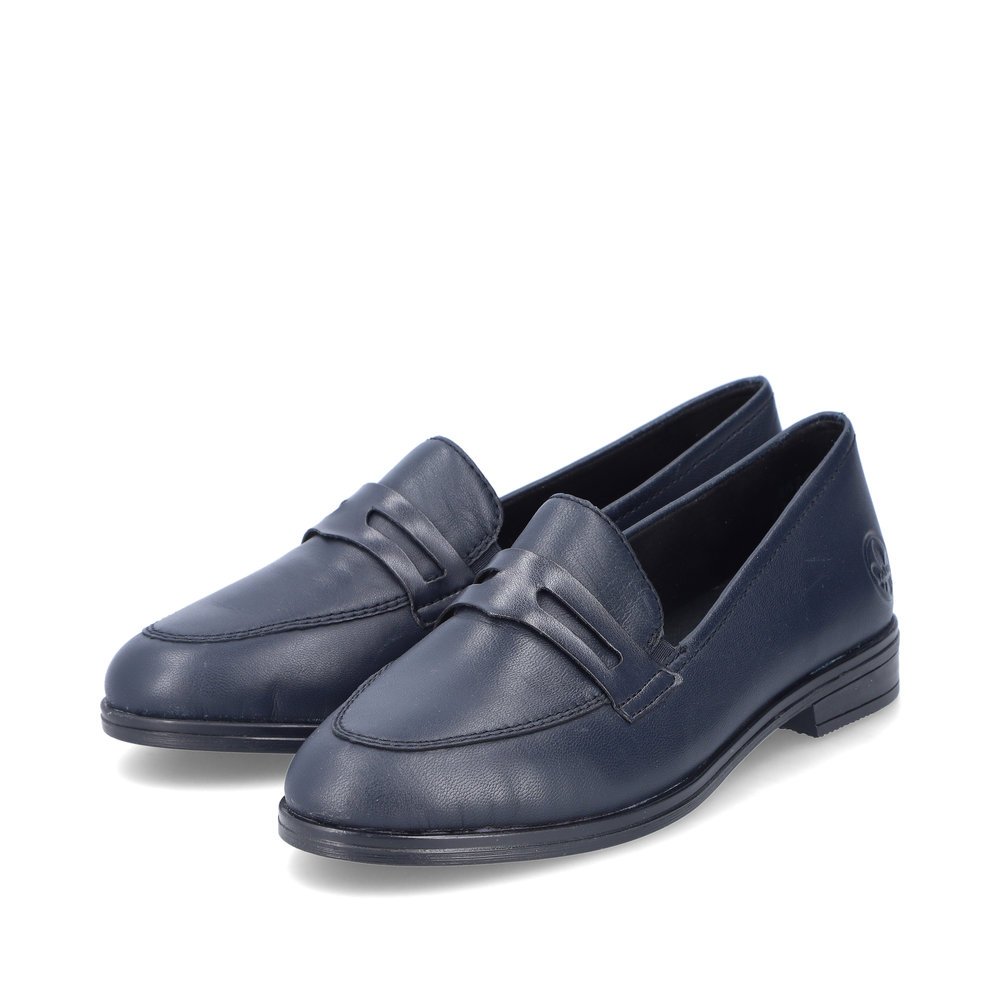 Royal blue Rieker women´s loafers 46260-14 with an extra soft cover sole. Shoes laterally.