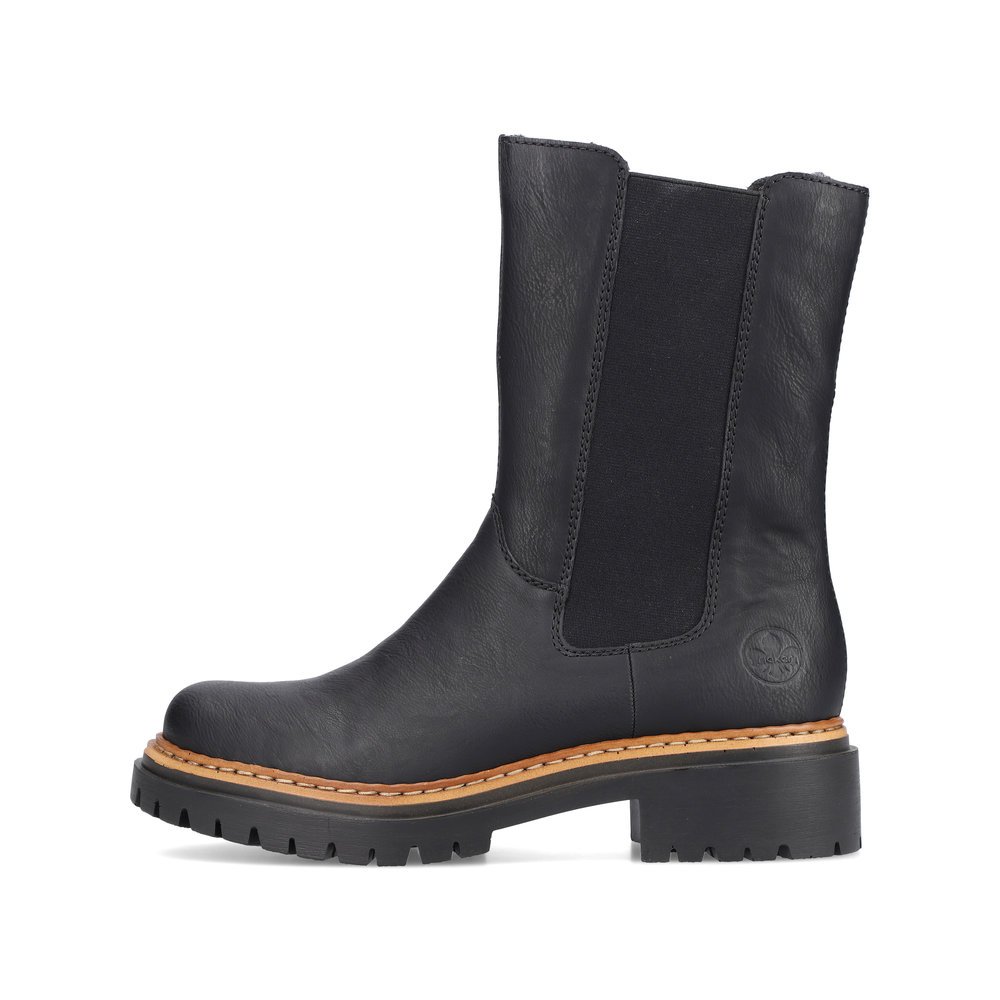 Night black Rieker women´s Chelsea boots 72683-00 with a zipper. Outside of the shoe.