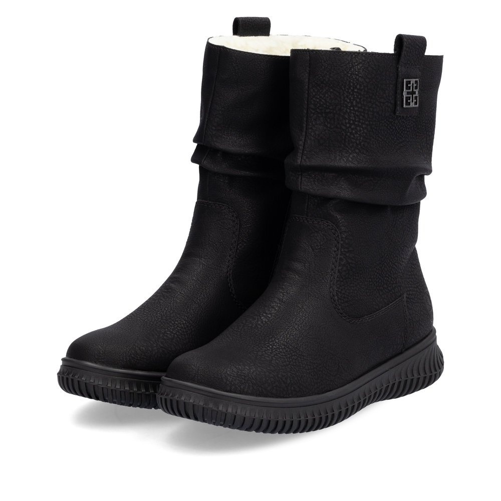 Black Rieker women´s ankle boots 74283-00 with a zipper as well as removable insole. Shoes laterally.