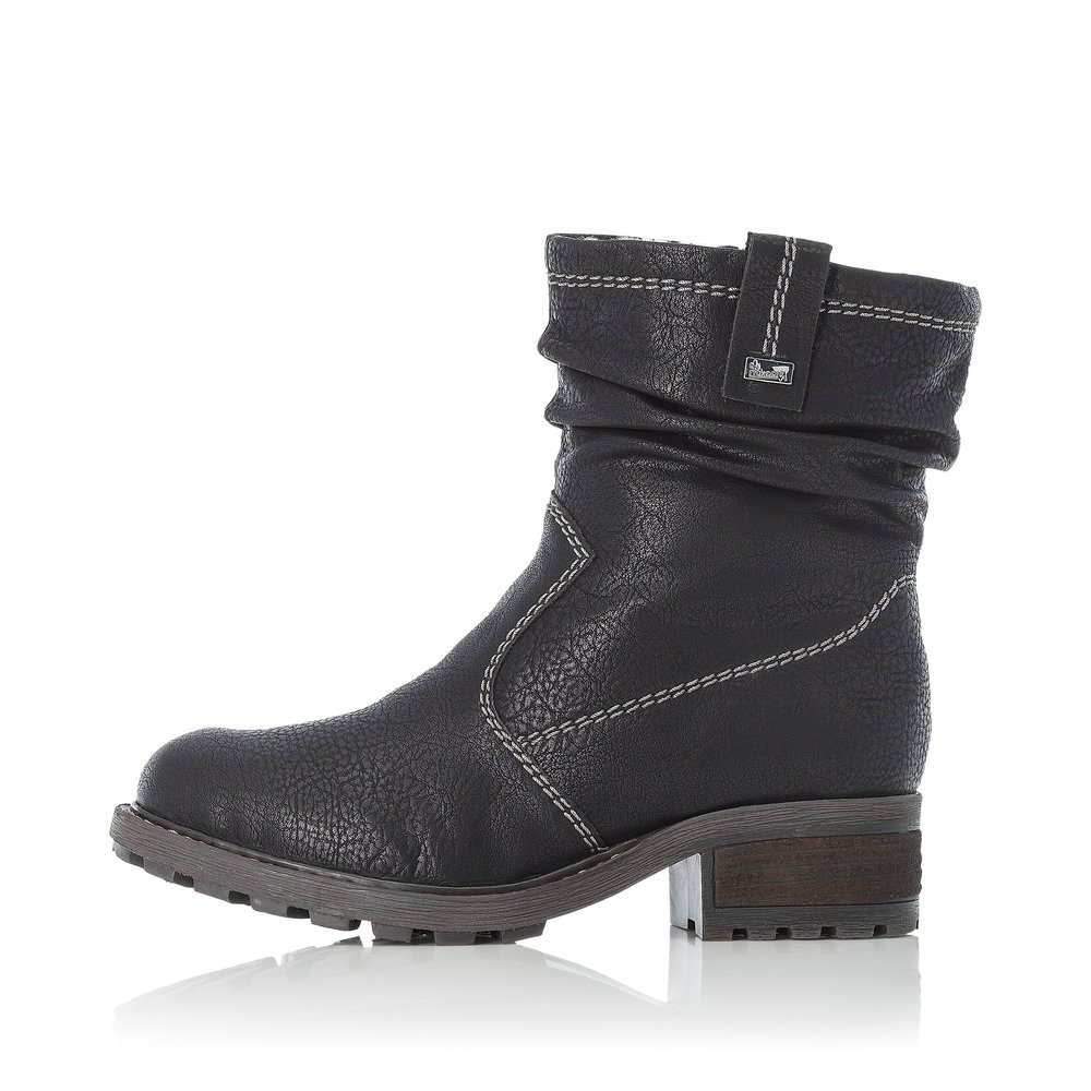 Black Rieker women´s ankle boots Y0463-00 with RiekerTEX membrane as well as zipper. Outside of the shoe.