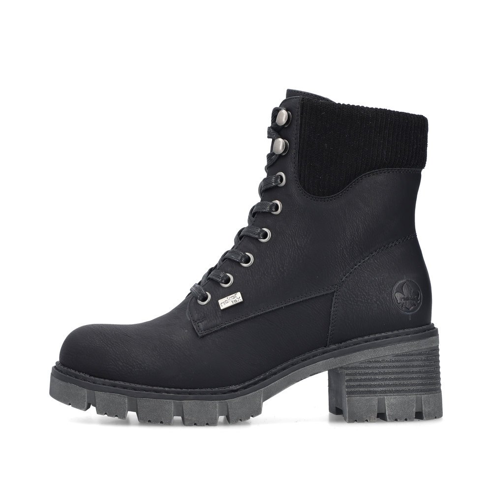 Black Rieker women´s biker boots 92041-00 with RiekerTEX membrane as well as zipper. Outside of the shoe.