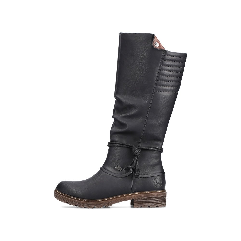 Black Rieker women´s high boots Z4776-00 with RiekerTEX membrane as well as zipper. Outside of the shoe.