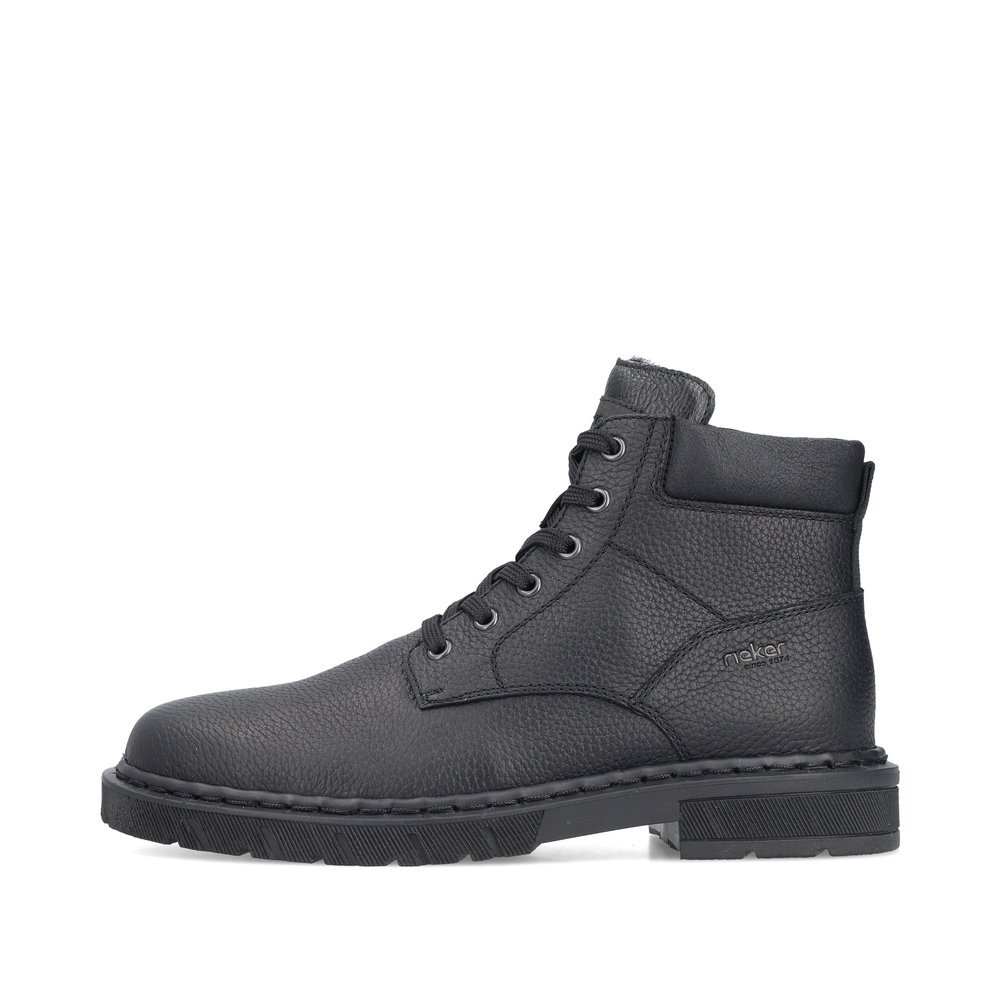 Matt black Rieker men´s lace-up boots 31632-00 with a zipper. Outside of the shoe.