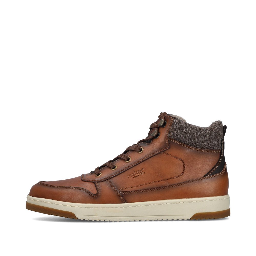 Brown Rieker men´s high-top sneakers 17530-25 with zipper as well as extra width H. Outside of the shoe.