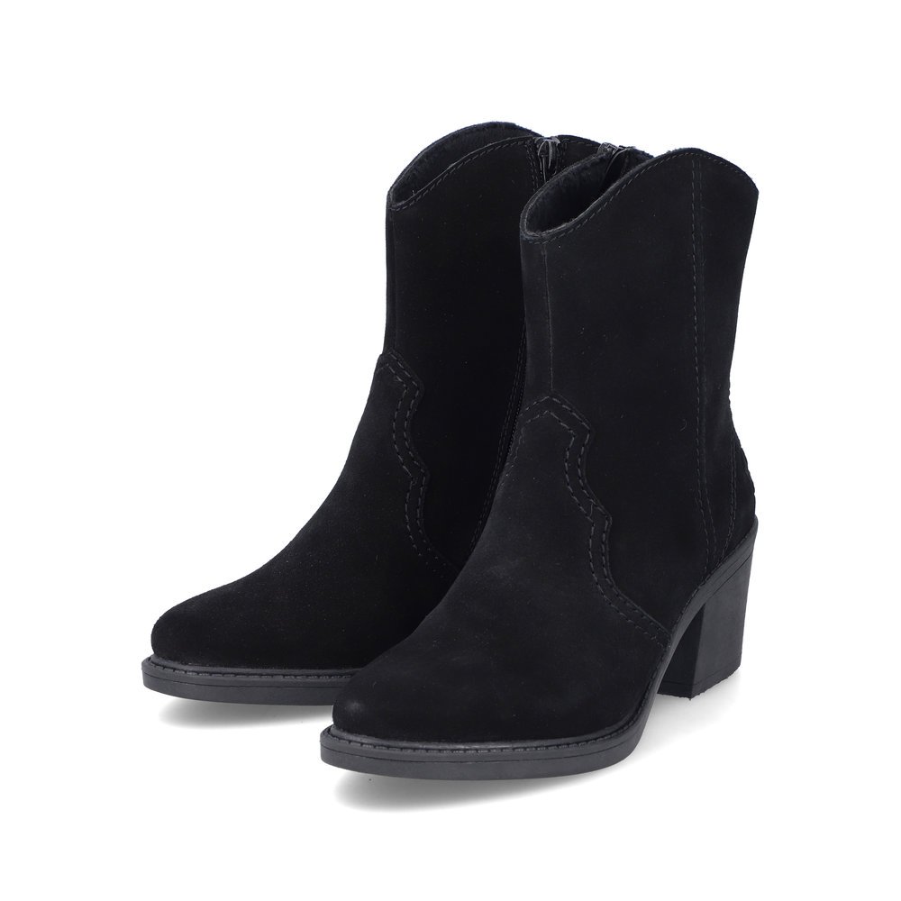 Jet black Rieker women´s ankle boots Y1251-00 with a zipper. Shoes laterally.