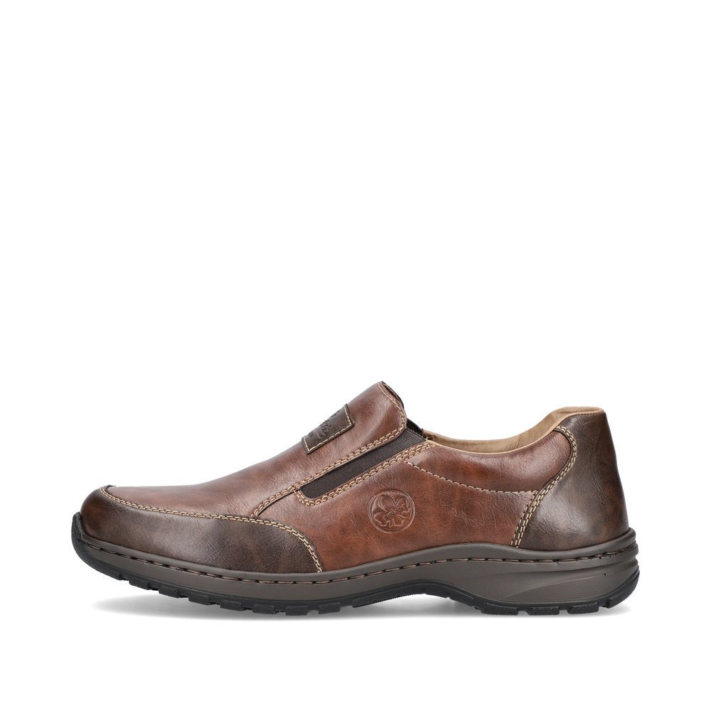 Maroon Rieker men´s slippers 03354-26 with elastic insert as well as extra width H. Outside of the shoe.