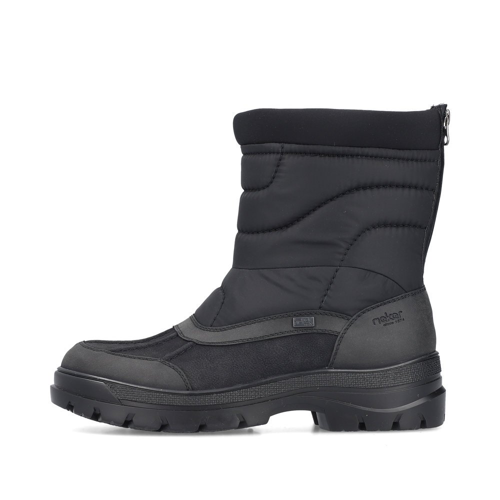 Black Rieker men´s ankle boots F5470-00 with a Flip-Grip sole with fold-out spikes. Outside of the shoe.