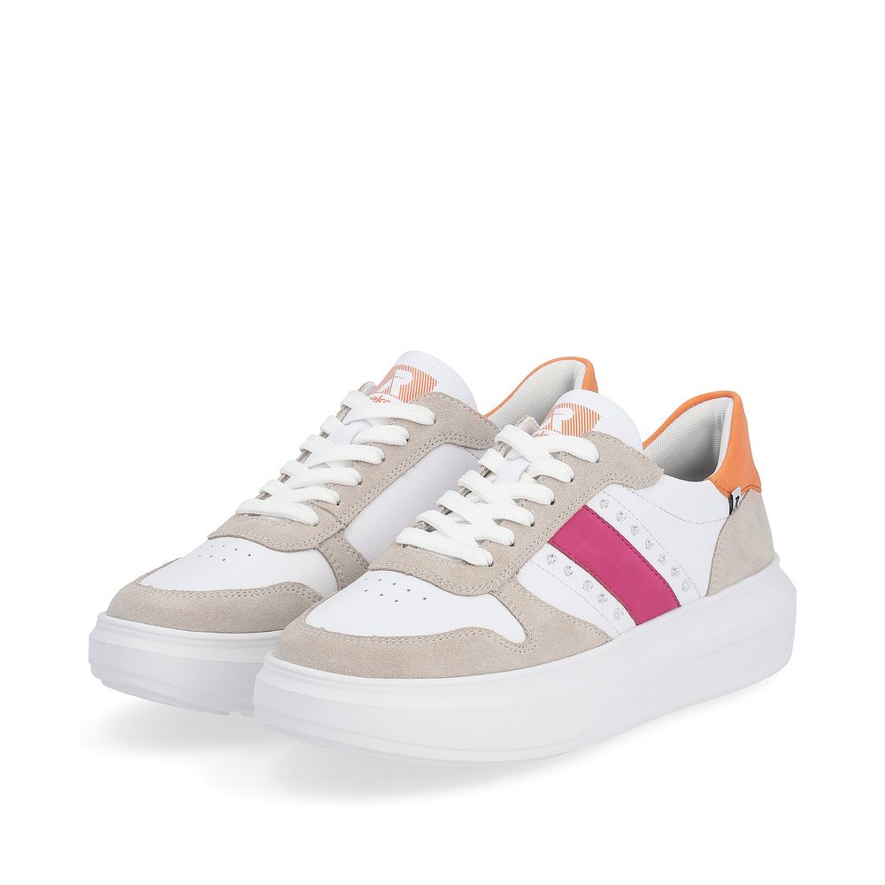 White Rieker women´s low-top sneakers W1200-80 with a flexible and ultra light sole. Shoes laterally.