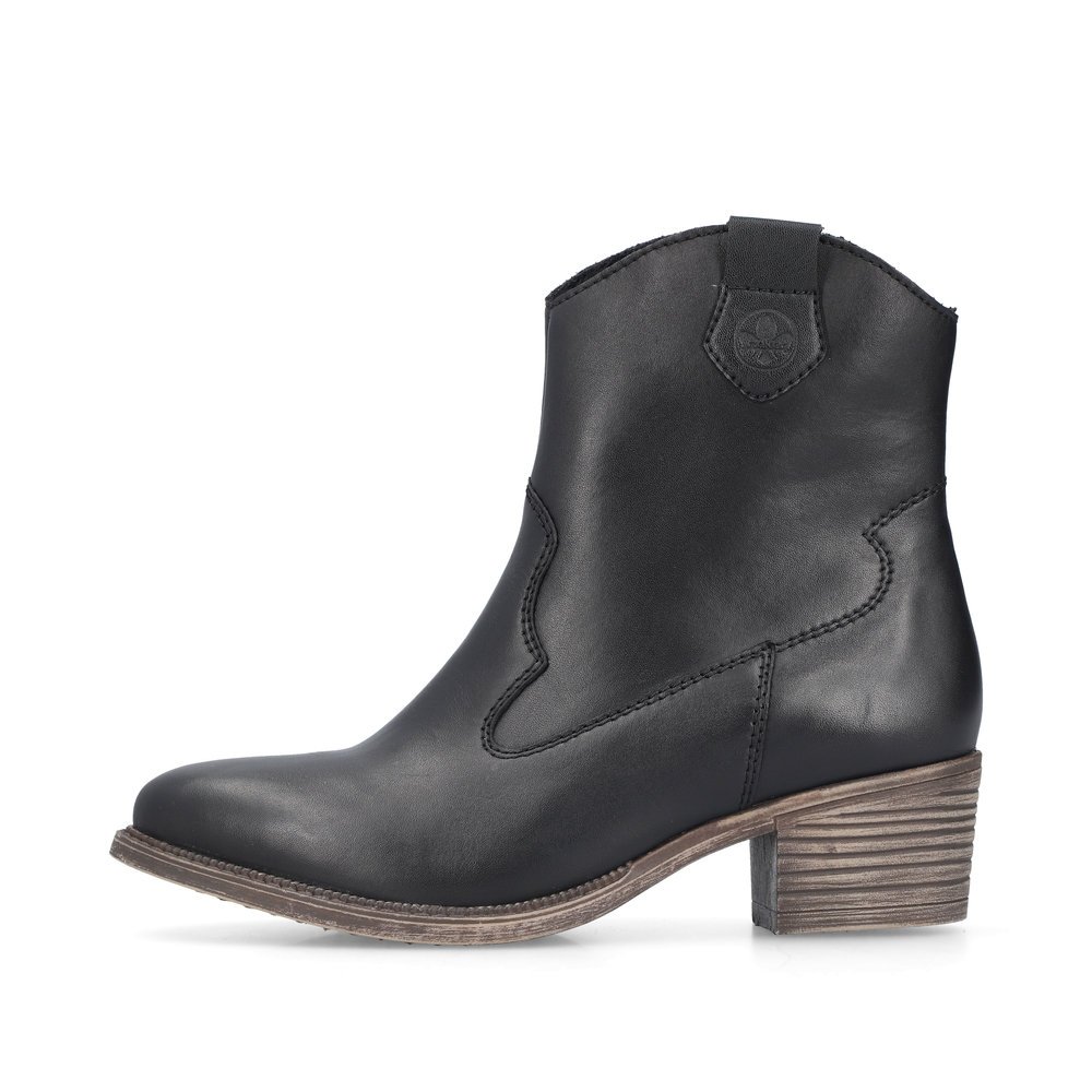 Night black Rieker women´s ankle boots 73150-01 with a zipper. Outside of the shoe.