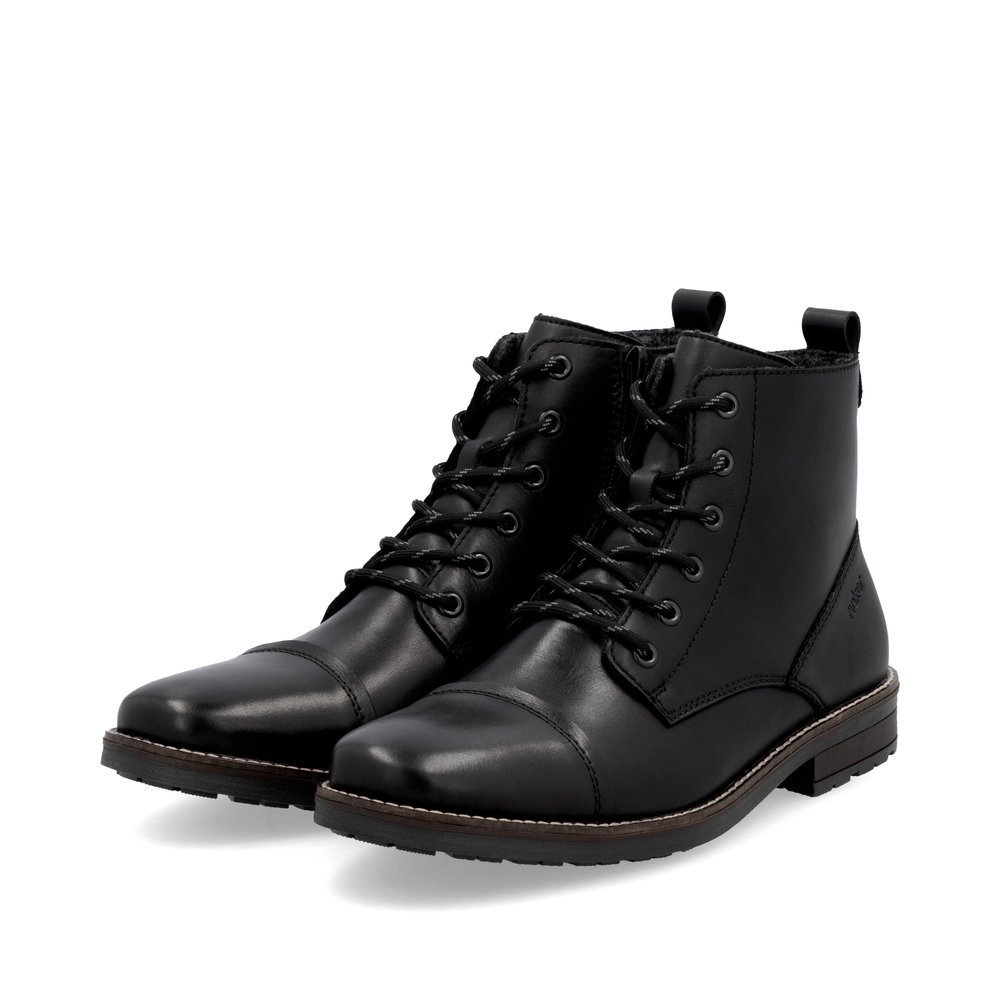 Graphite black Rieker men´s lace-up boots 33205-00 with a zipper. Shoes laterally.