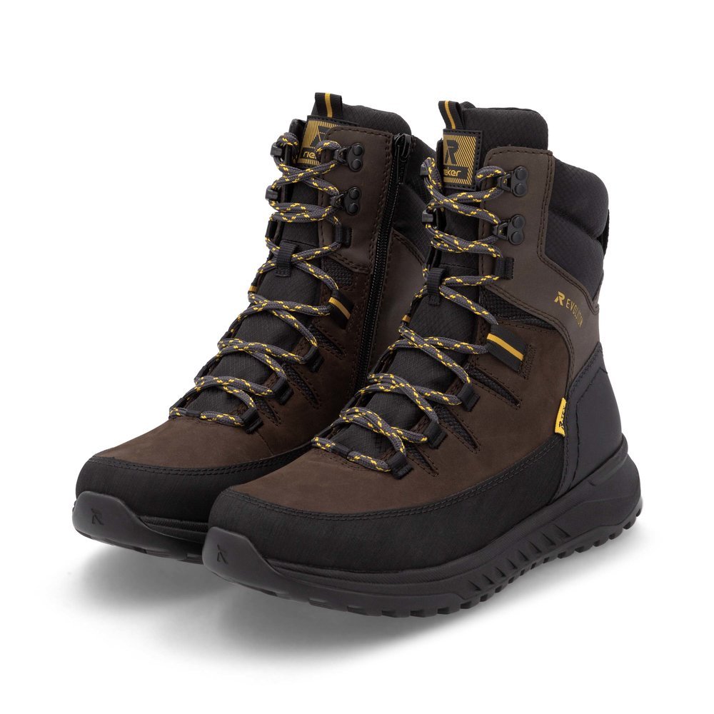 Bottes à lacets Rieker marron pour homme U0171-25 avec membrane RiekerTEX. Chaussures inclinées sur le côté.