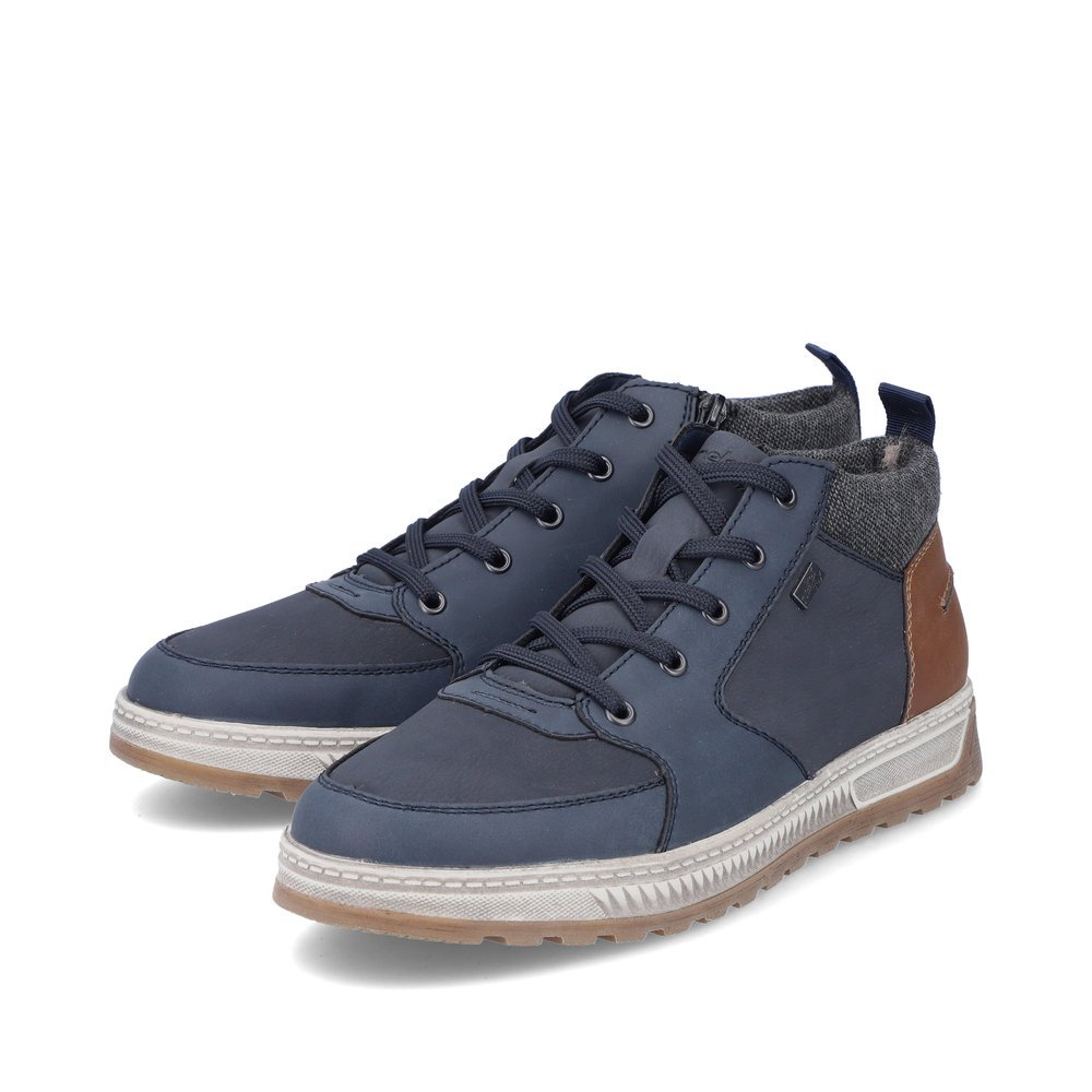 Chaussures à lacets Rieker bleues homme 37011-14 avec membrane RiekerTEX. Chaussures inclinées sur le côté.