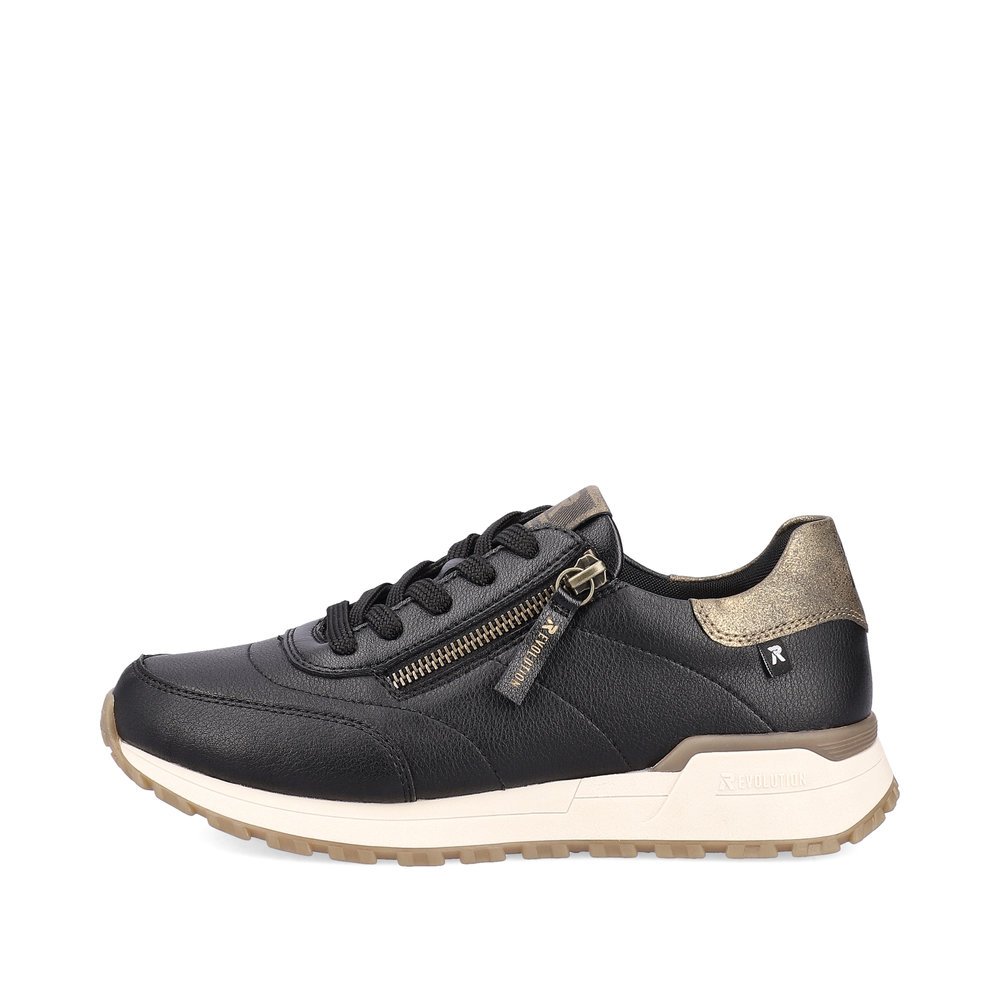 Black Rieker women´s low-top sneakers W0604-00 with a grippy sole as well as zipper. Outside of the shoe.