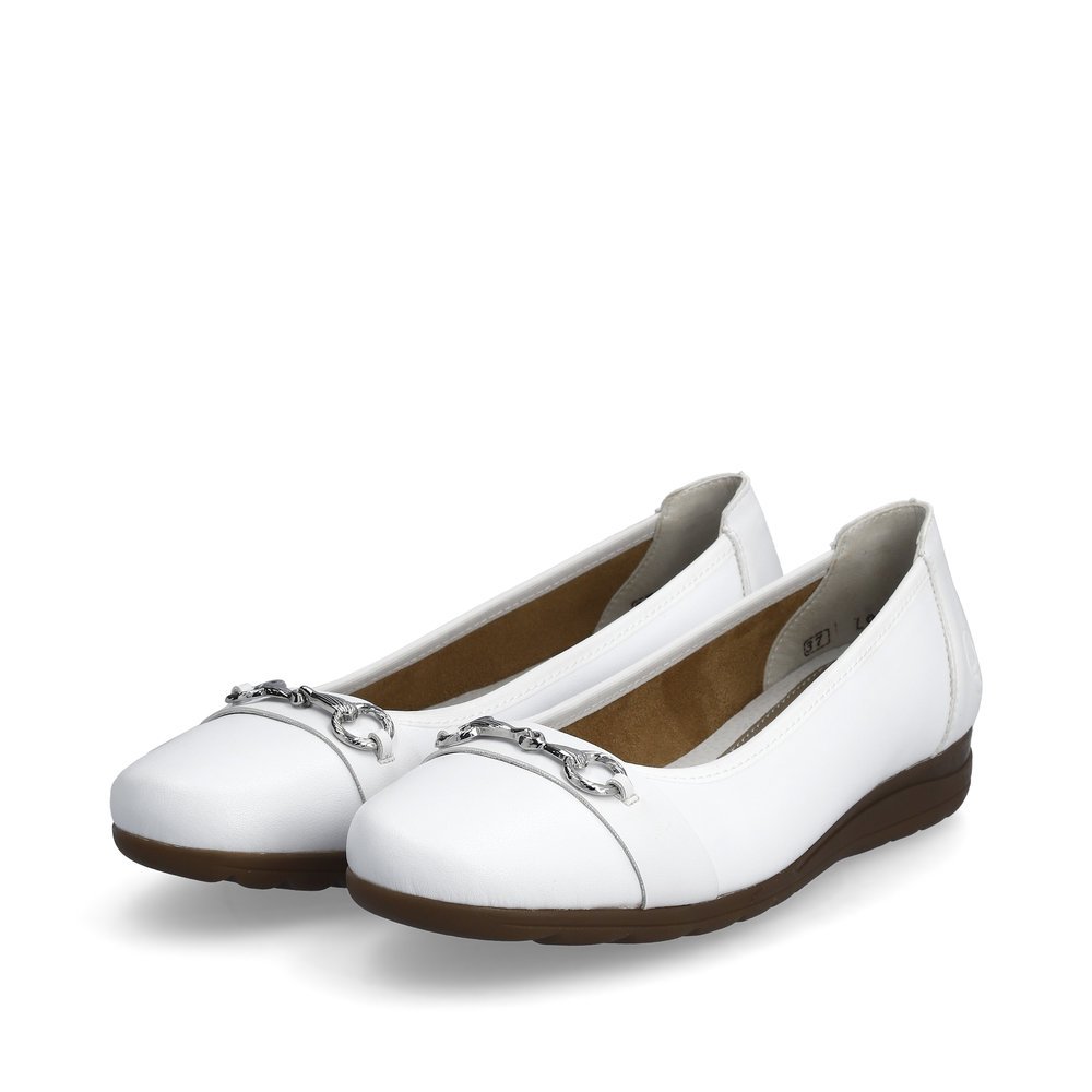 White Rieker women´s ballerinas L9360-80 with decorative accessory. Shoes laterally.