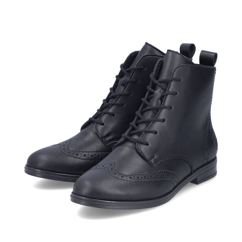 Mattschwarze Rieker Damen Schnürstiefel 46231-00 mit einem Reißverschluss. Schuhpaar seitlich schräg.