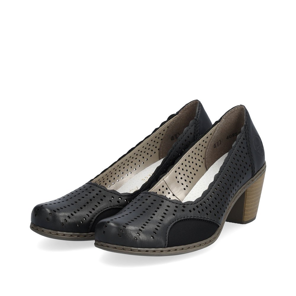 Rieker escarpins noirs pour femmes 40952-00 en optique à trous. Chaussures inclinée sur le côté.