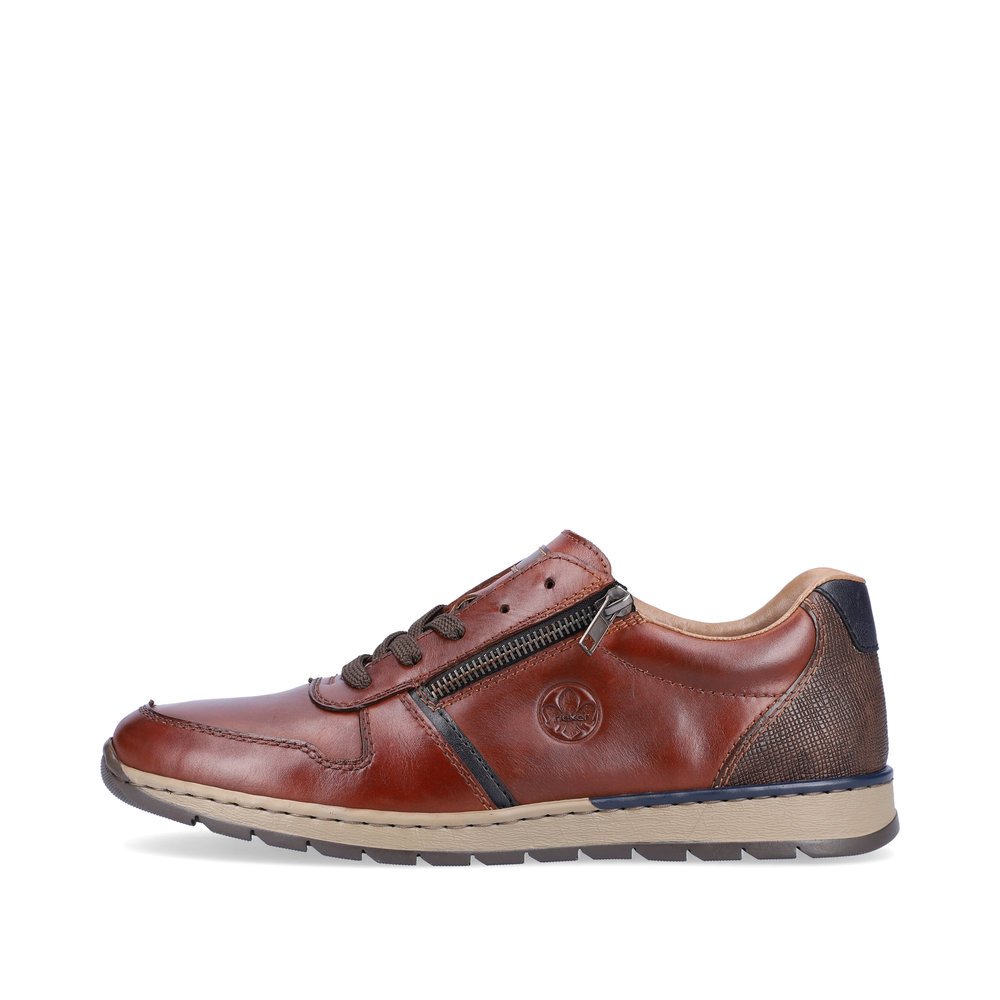 Coffee brown Rieker men´s low-top sneakers B2112-25 with an embossed side logo. Outside of the shoe.