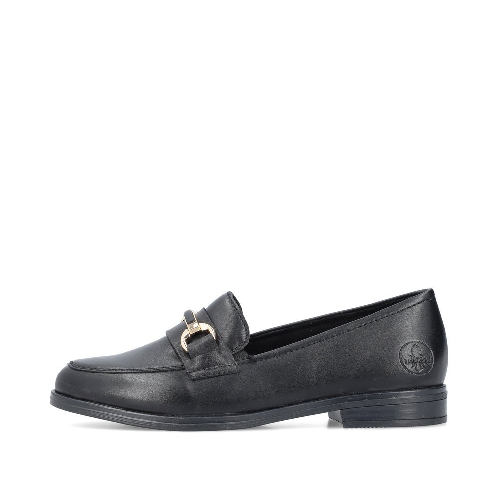 Nachtschwarze Rieker Damen Loafer 46262-00 mit Schmuckelement. Schuh Außenseite.