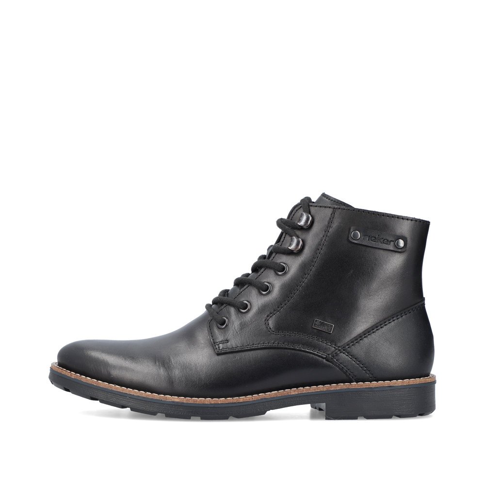 Black Rieker men´s lace-up boots 15322-00 with RiekerTEX membrane as well as zipper. Outside of the shoe.