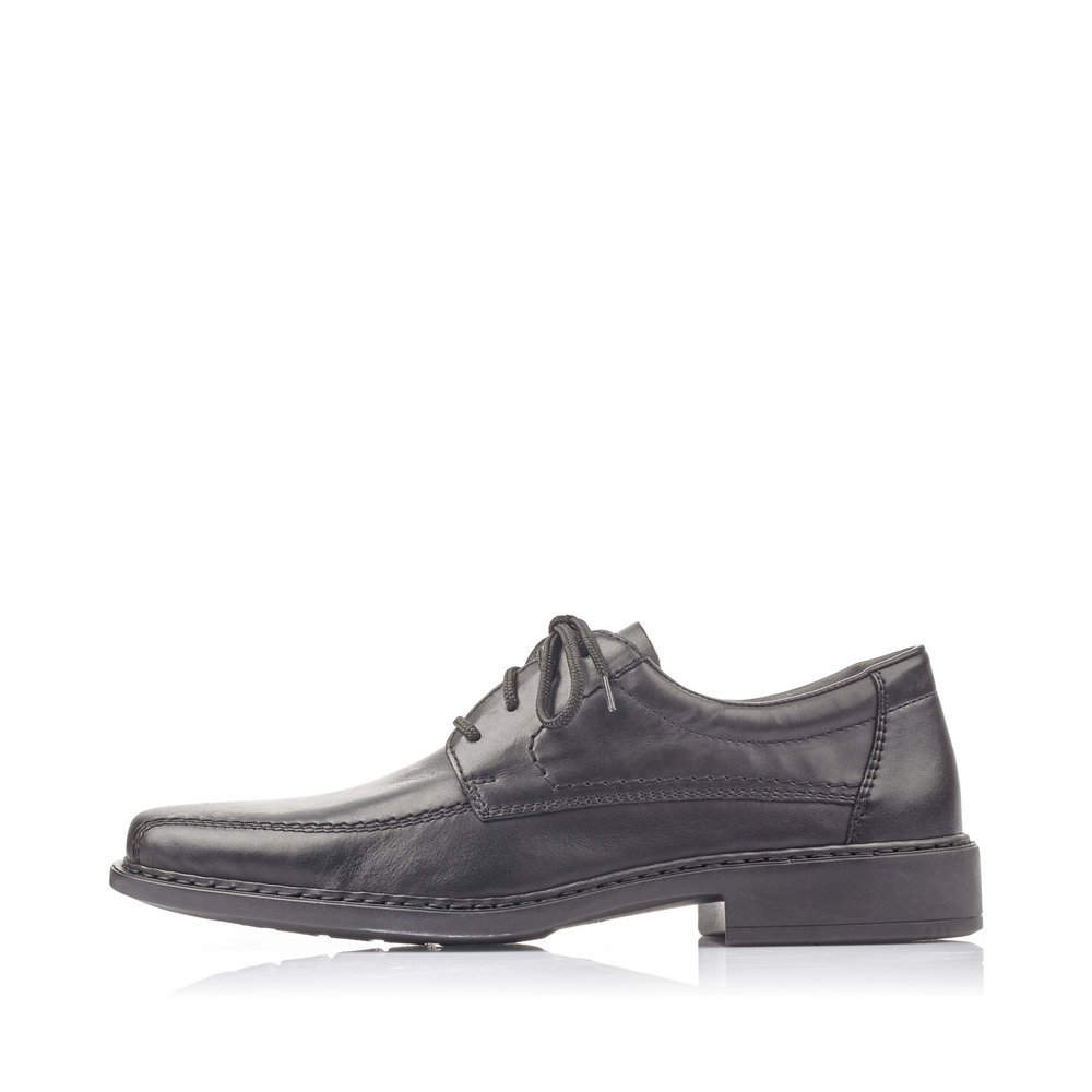 Night black Rieker men´s lace-up shoes B0812-00 with extra width H. Outside of the shoe.