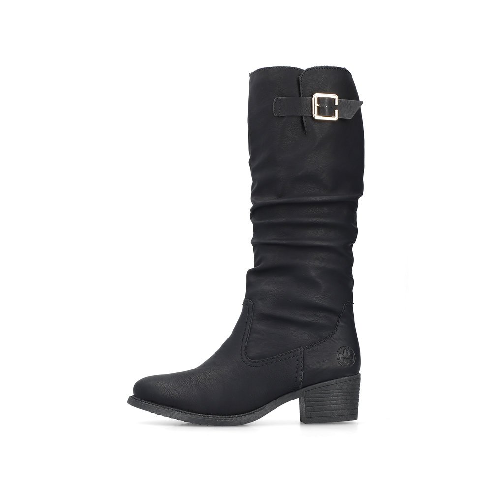 Jet black Rieker women´s high boots 73191-00 with a gathered look as well as zipper. Outside of the shoe.