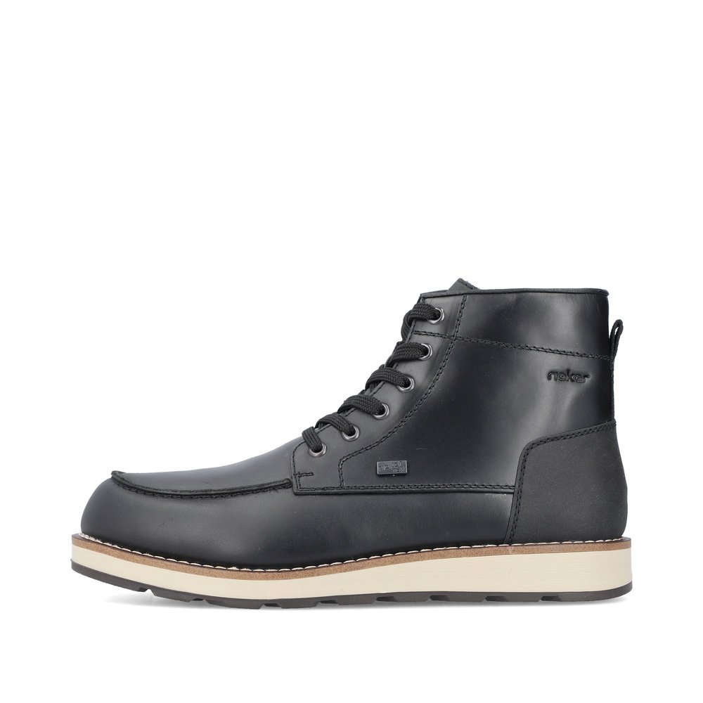 Black Rieker men´s lace-up boots 30030-00 with RiekerTEX membrane as well as zipper. Outside of the shoe.