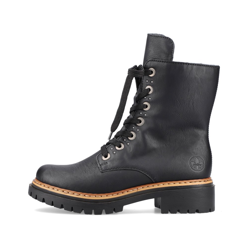 Graphite black Rieker women´s biker boots 72612-00 with a zipper. Outside of the shoe.