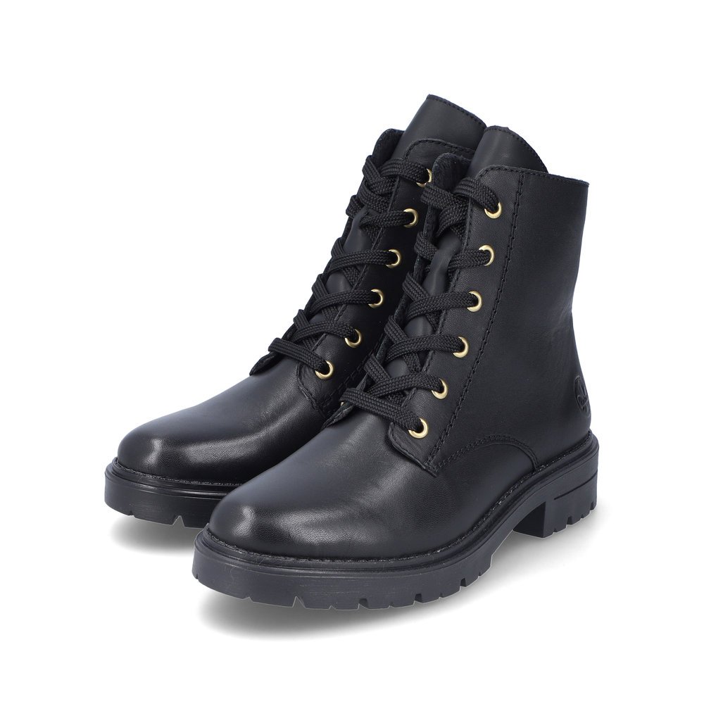 Night black Rieker women´s biker boots Z2841-00 with a zipper. Shoes laterally.